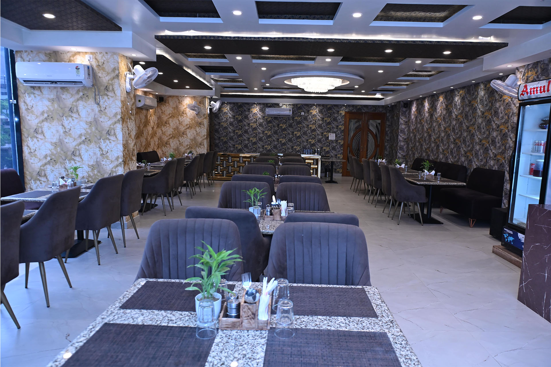 Restaurant - Top Restaurant in Varanasi Restaurant - Top Restaurant in Varanasi